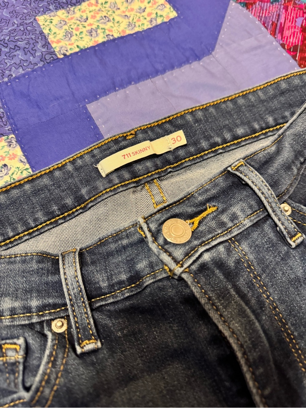 Levi's Women's Skinny Jeans size 30 - Picture 4 of 5